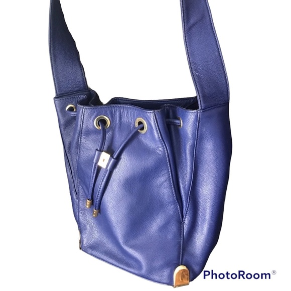 Vince Camuto cobalt blue leather medium bucket bag EUC - Picture 1 of 4